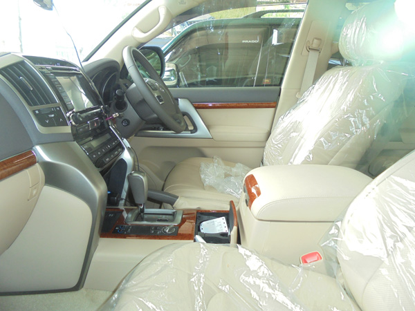 toyota land cruiser proado inside